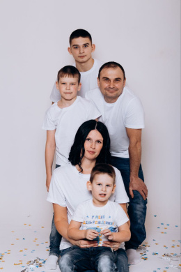 «Родив троих сыновей, мечтали и о дочке». История семьи Хахиных из Камешково